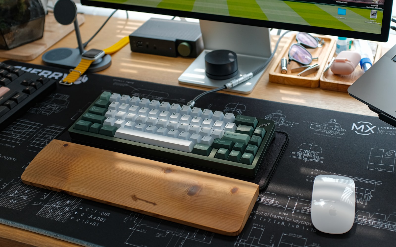 Mechanical keyboard prepared for overseas order review