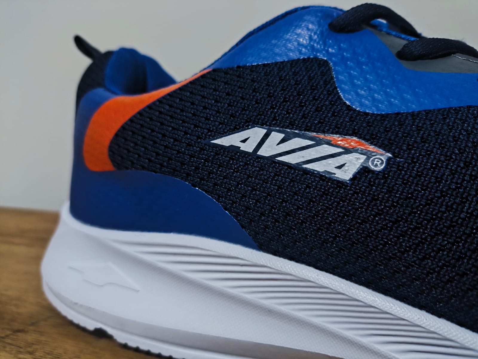 Sneaker condition checked like a real purchase decision