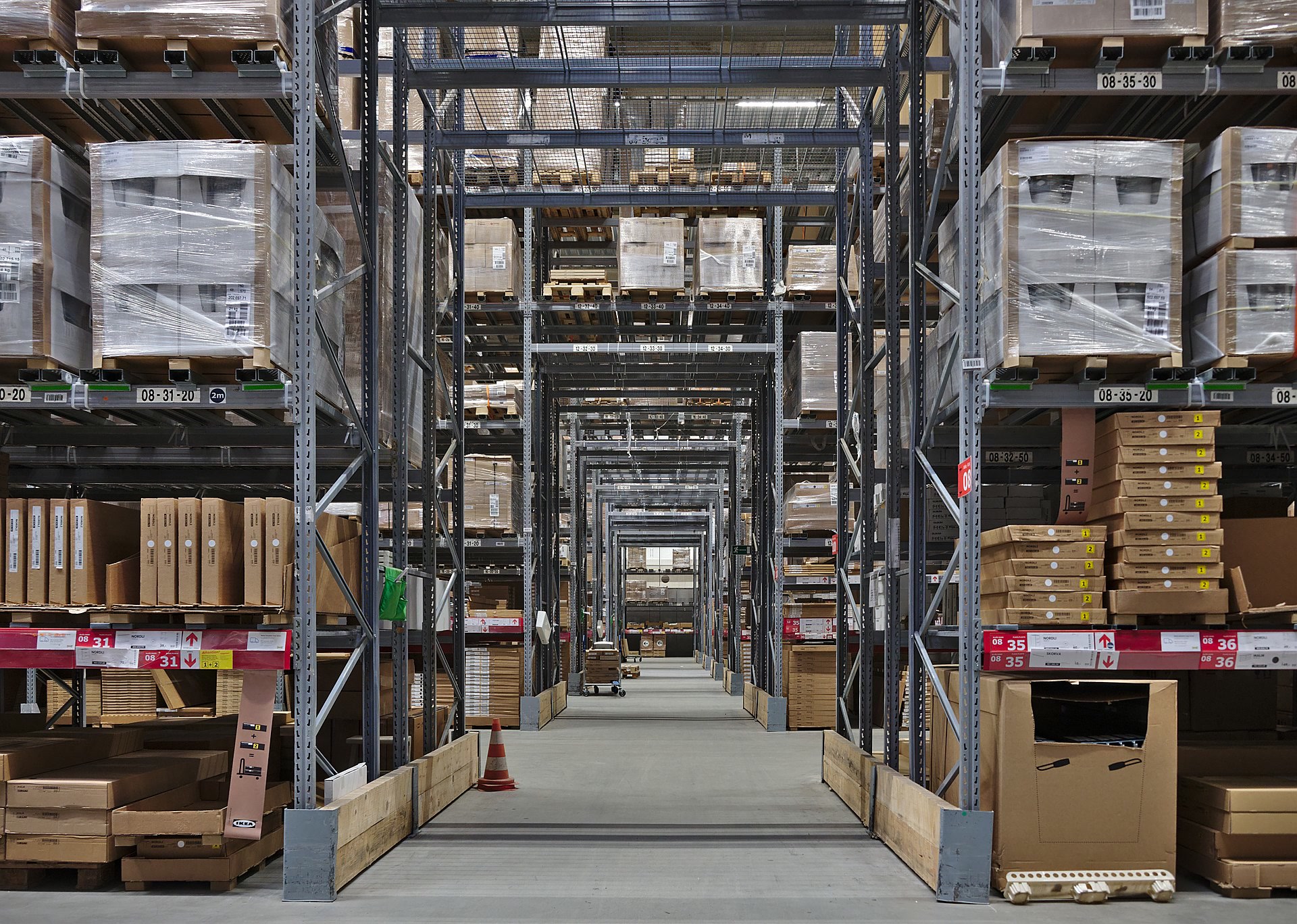 Warehouse shelving and parcel handling environment