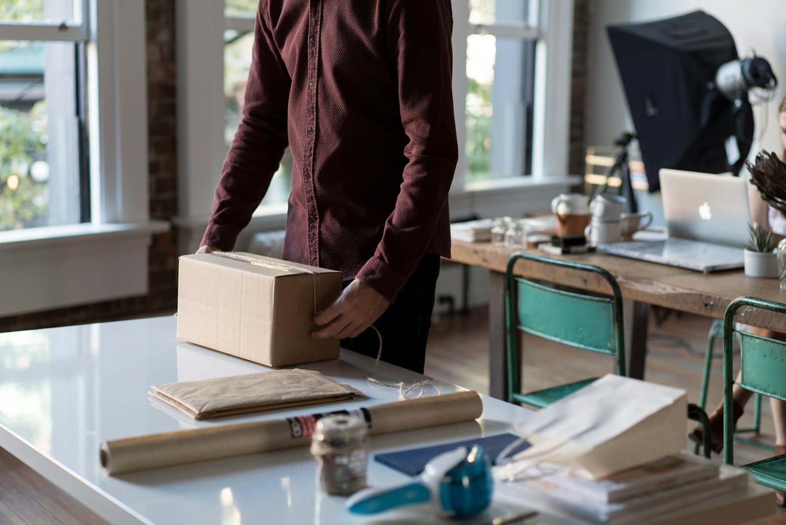 Parcel packing before international dispatch