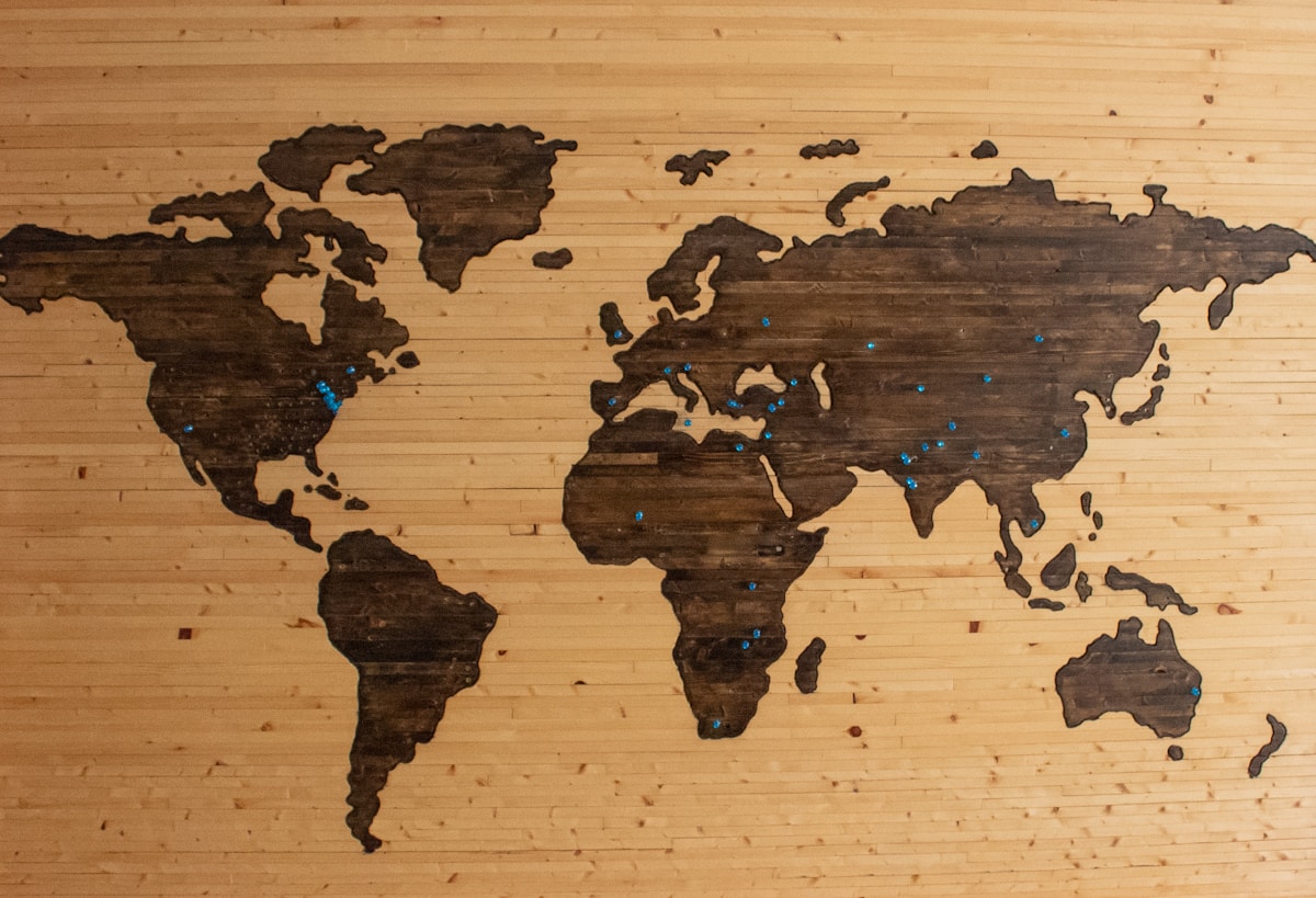 World map showing shipping routes from China