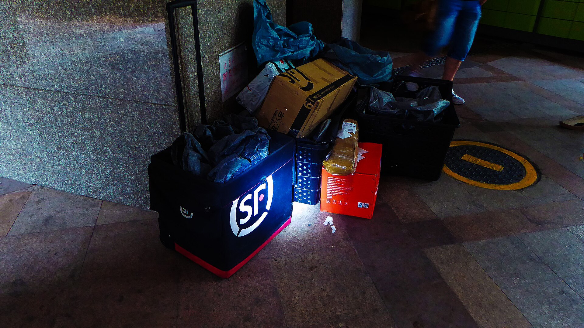 SF Express shipping box used for domestic parcel delivery in China