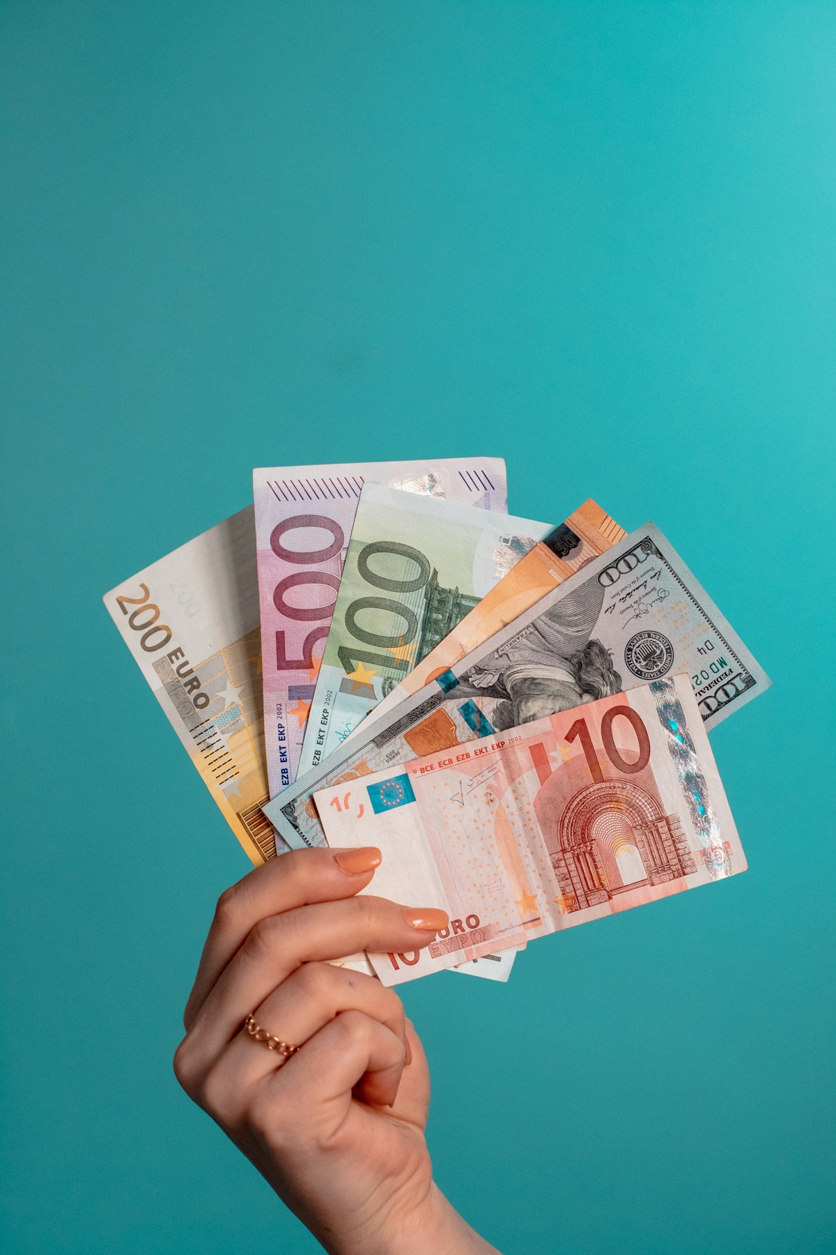 Secure online payment for international shopping